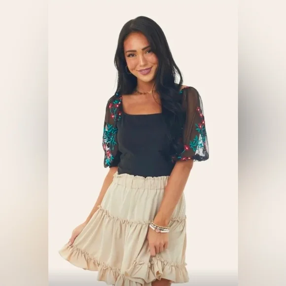 Sugarfox Black Ribbed Floral Balloon Sleeve Top - Picture 8 of 8